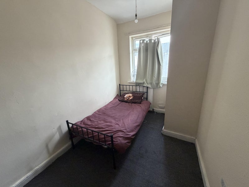 Room Lindley Street in Rawmarsh