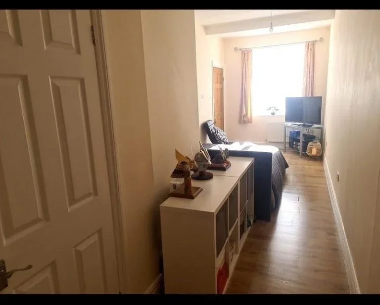 Flat Warrington Road in Greater London