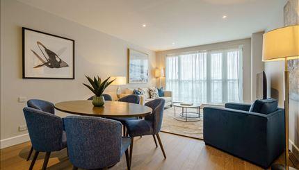 Flat Westferry Circus in Greater London