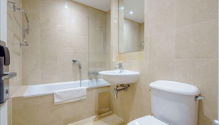 Flat Westferry Circus in Greater London