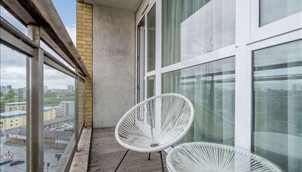 Flat Westferry Circus in Greater London