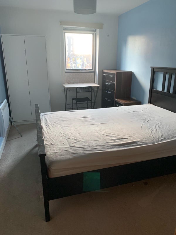 Room Ellerby Road in Leeds
