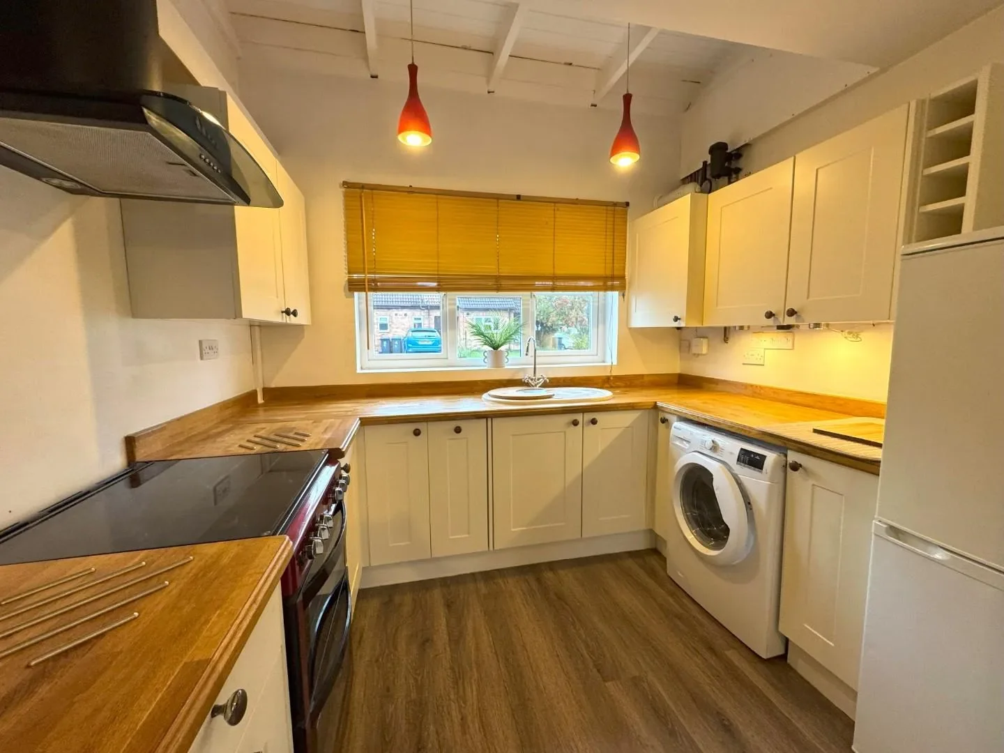 House Pampas Close in Stratford-on-Avon