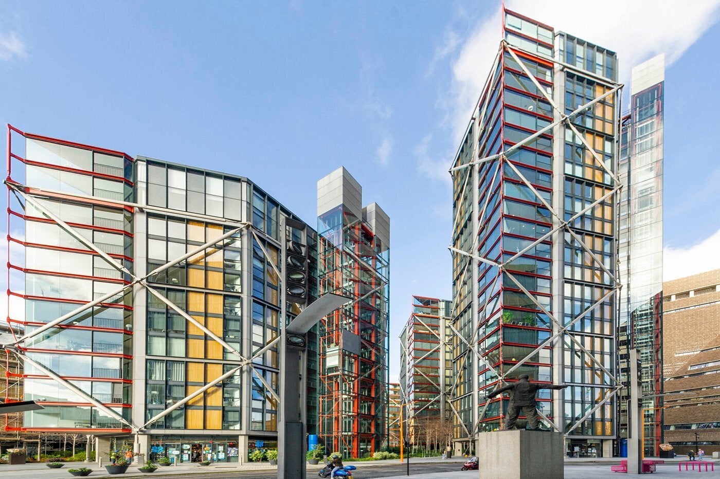 Flat Holland Street in Greater London