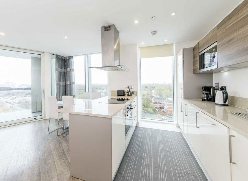 Flat Surrey Quays Road in Greater London
