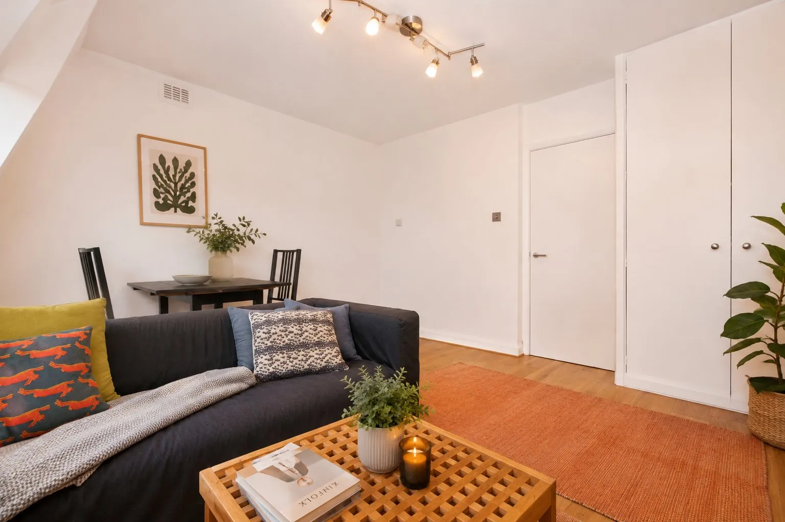Flat Fairhazel Gardens in Greater London