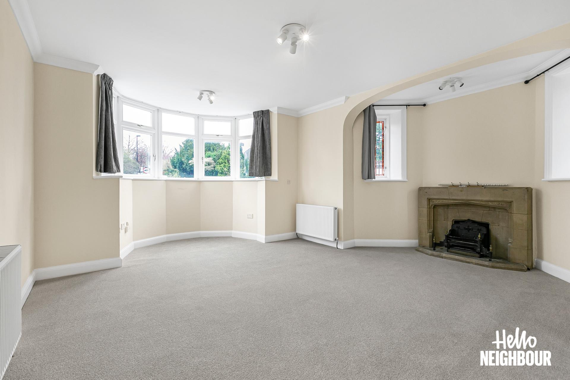 Flat Smitham Downs Road in Greater London