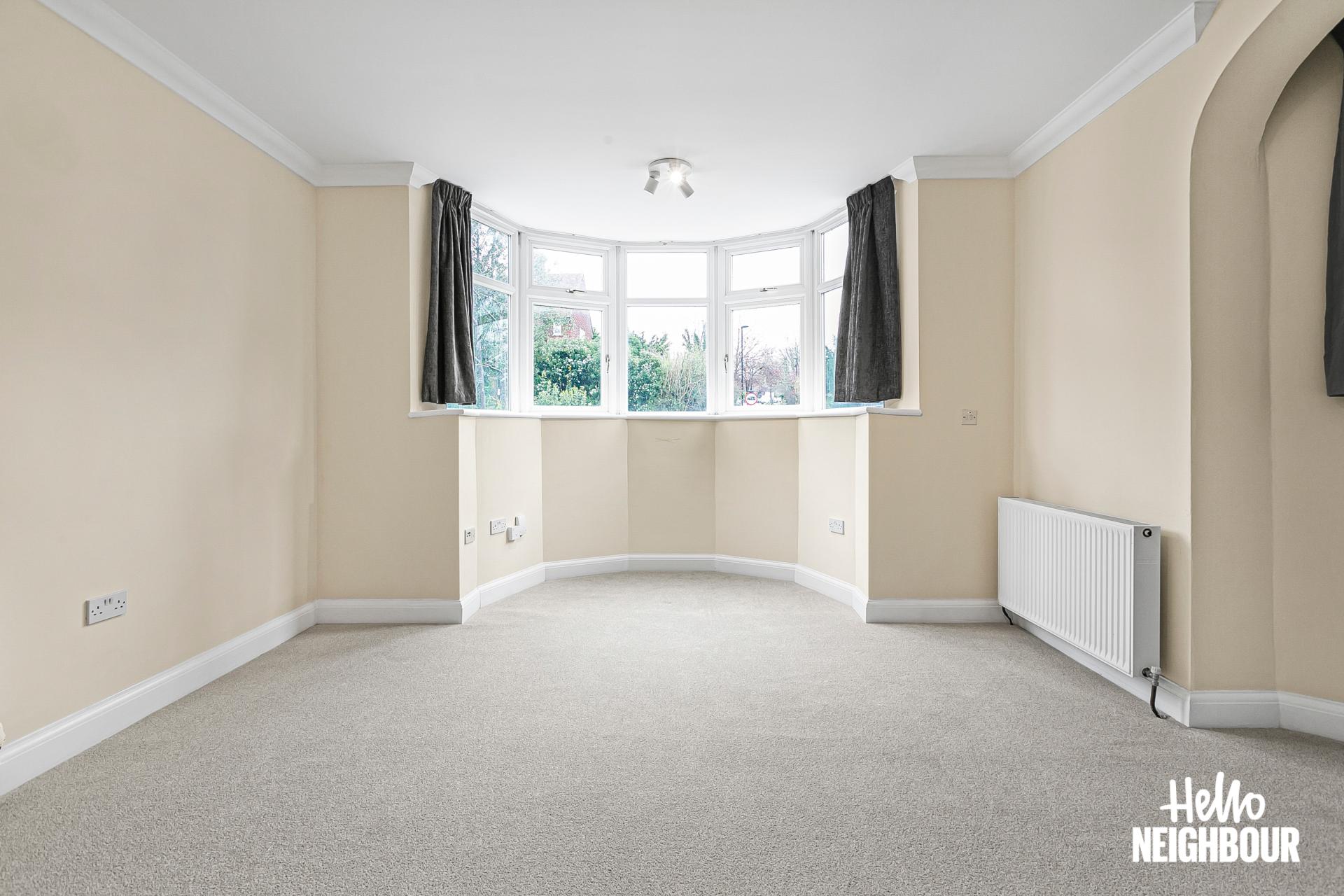 Flat Smitham Downs Road in Greater London