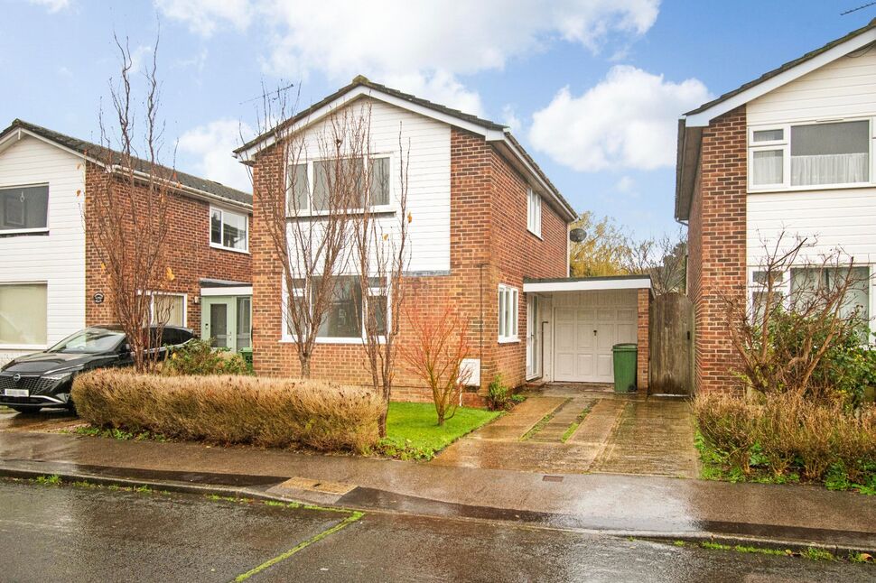 House Kingfisher Avenue in Folkestone and Hythe District