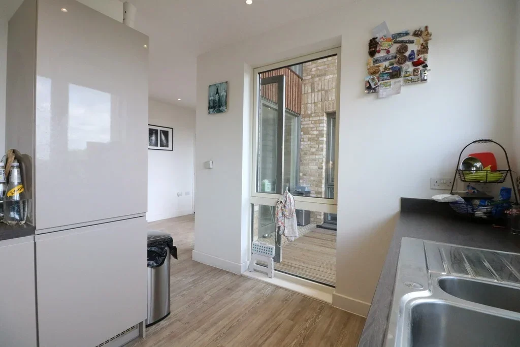 Flat Orchid Mews in Greater London