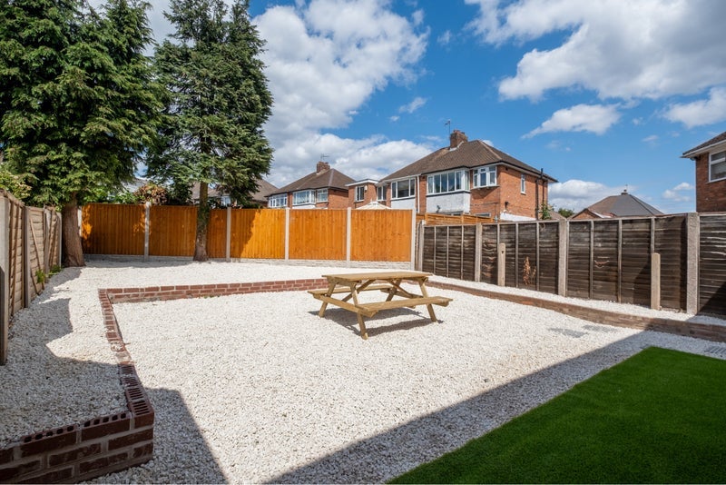 Room Hanson Grove in Metropolitan Borough of Solihull