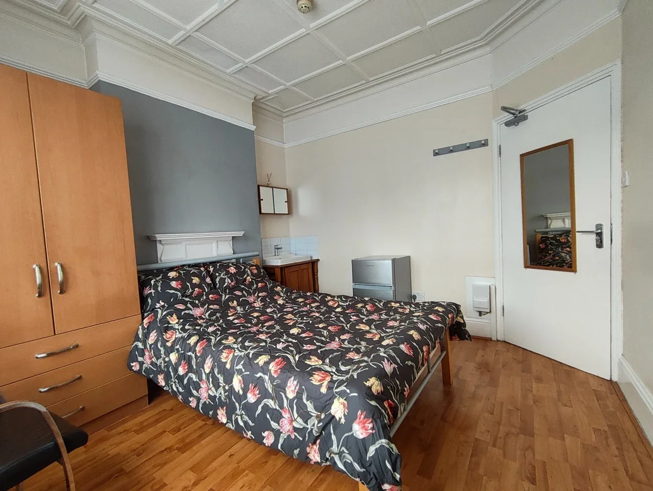 Room Standard Road in Greater London