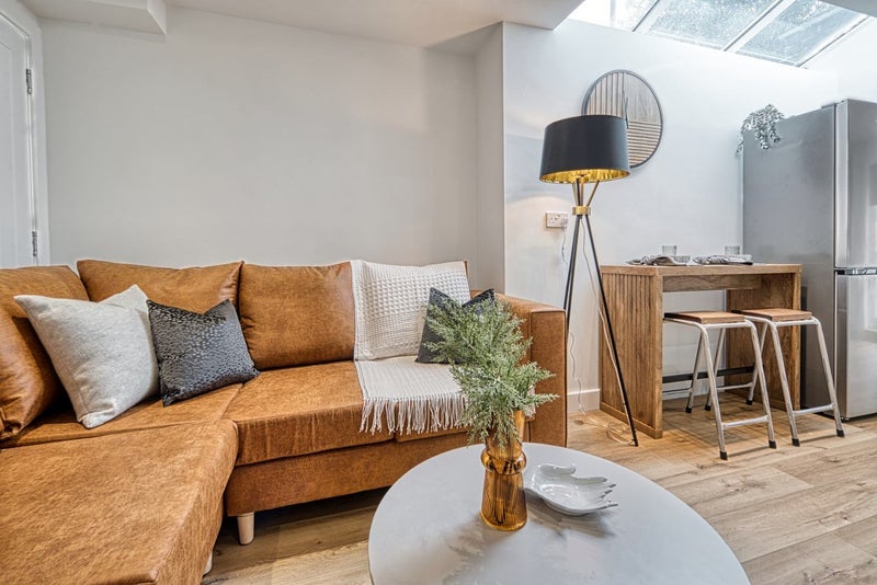 Room Ribble Road in Coventry
