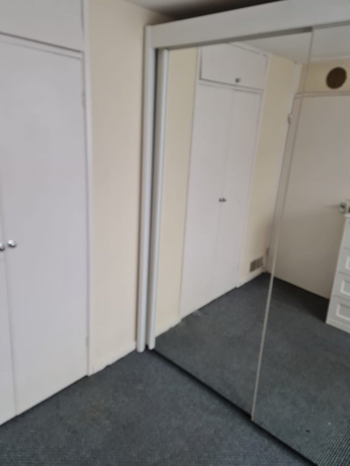 Room Grant Road in Greater London