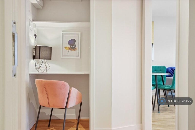 Flat Fairmont Avenue in Greater London