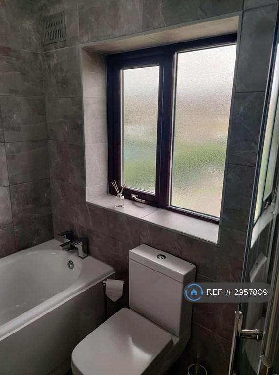 Room Lea Crescent in West Lancashire