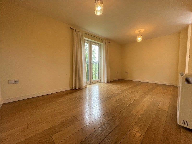 Flat Blease Close in Staverton
