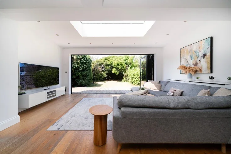 House Connaught Gardens in Greater London
