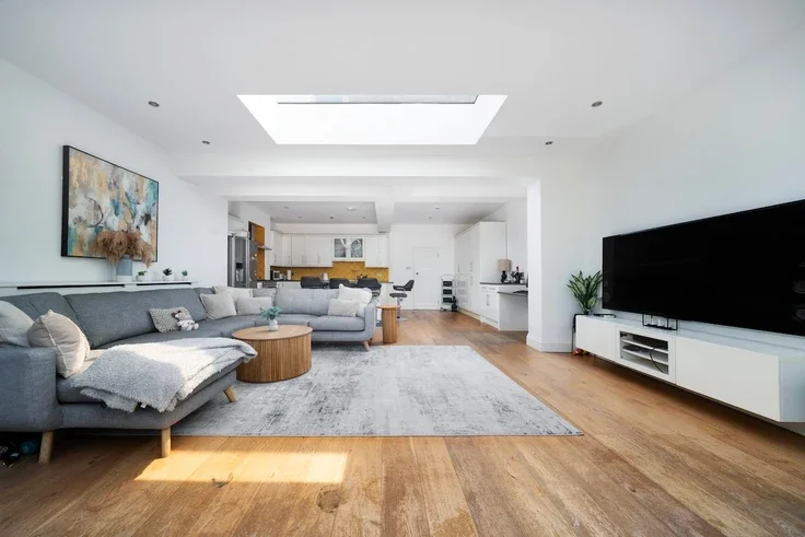 House Connaught Gardens in Greater London