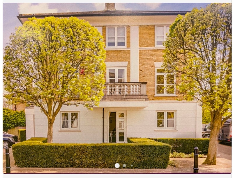 Room Crofton Avenue in Greater London