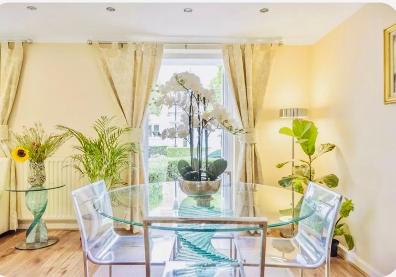 Room Crofton Avenue in Greater London