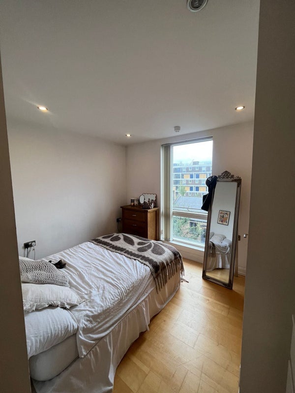 Flat Hertford Road in Greater London