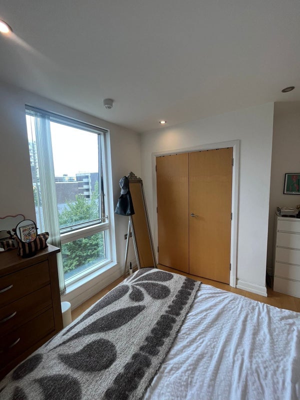 Flat Hertford Road in Greater London