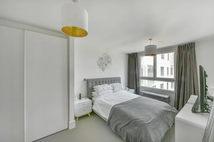 Flat Clapham High Street in Greater London