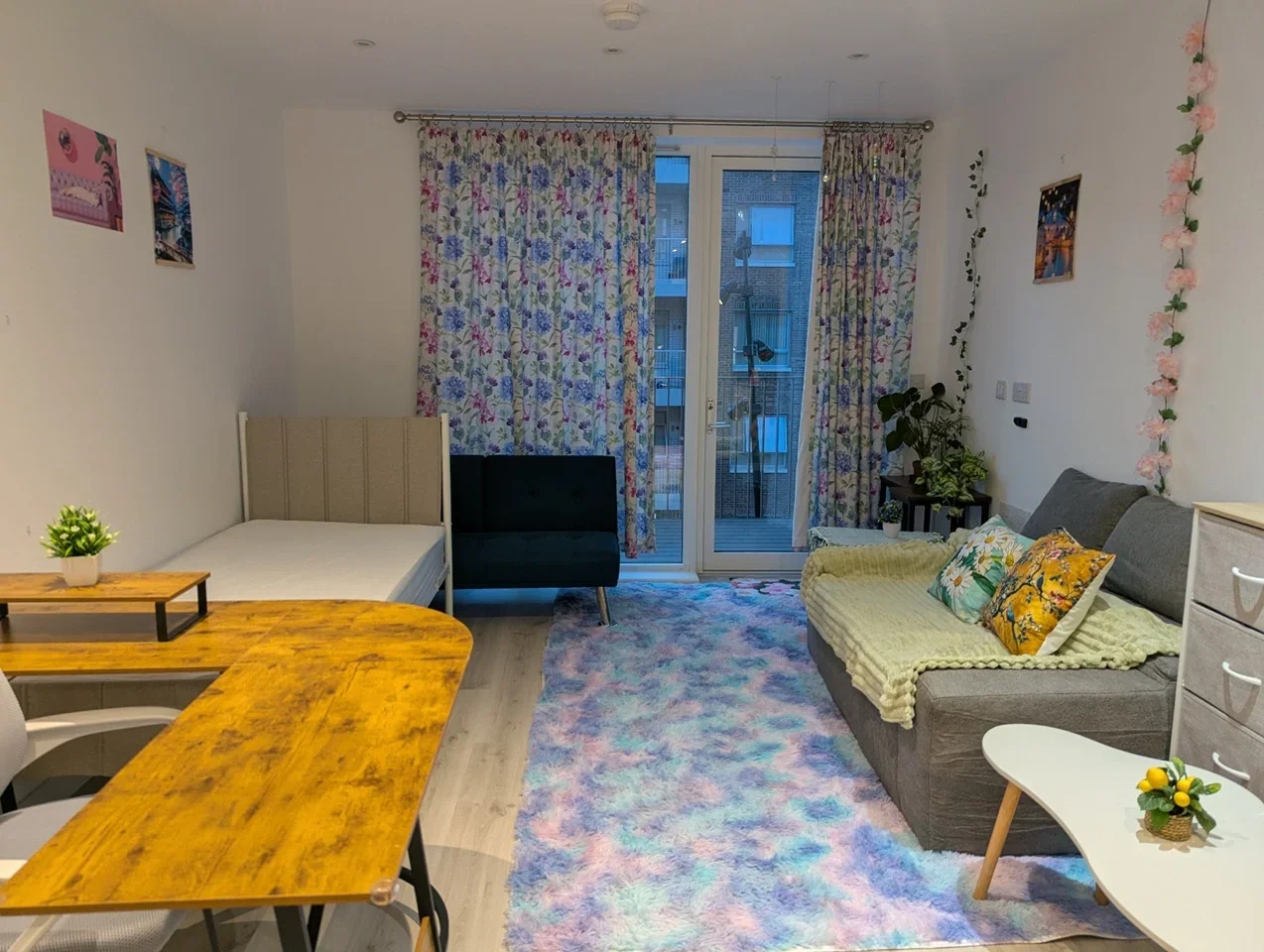 Flat Centreway Apartments in London