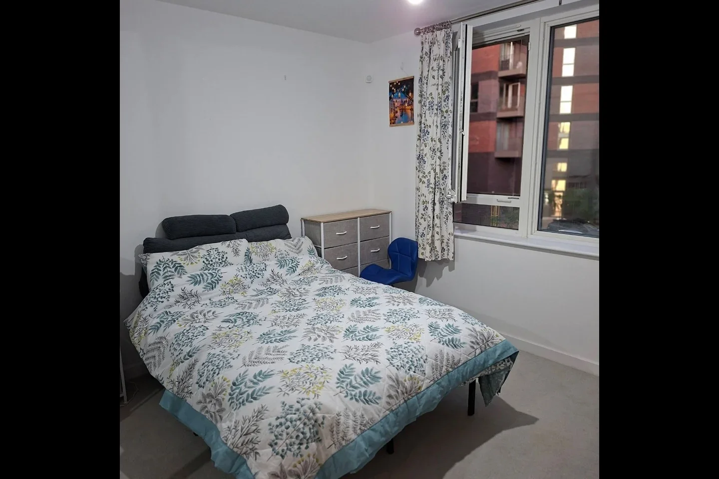 Flat Centreway Apartments in London