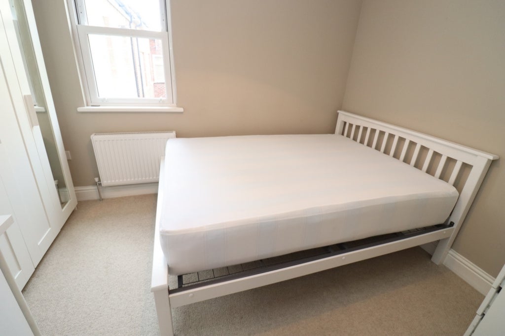 Room Globe Road in Greater London