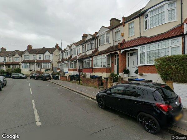 Room Hythe Road in Greater London