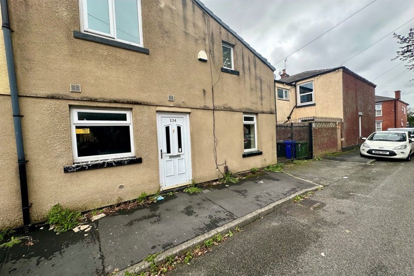 Flat Astley Street in Tameside