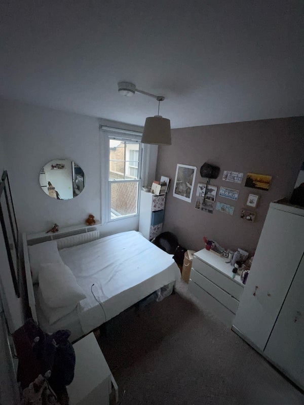 Room Bush Road in Greater London