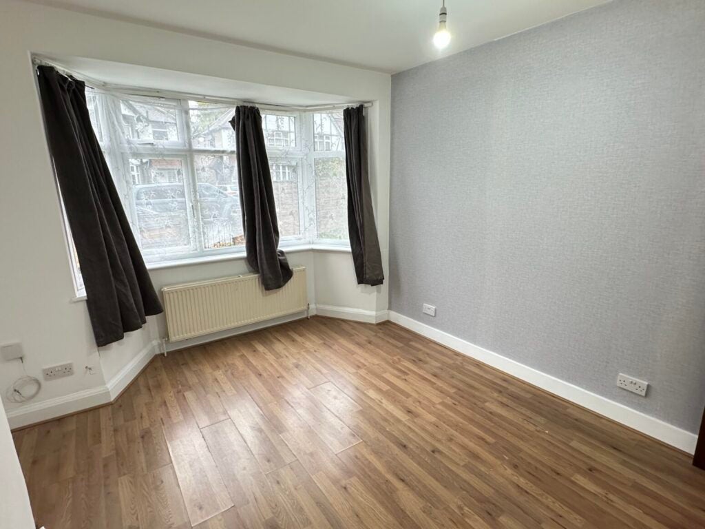 Flat Lyndhurst Close in London