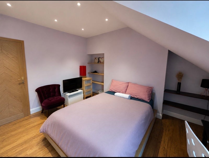 Flat Endymion Road in Greater London