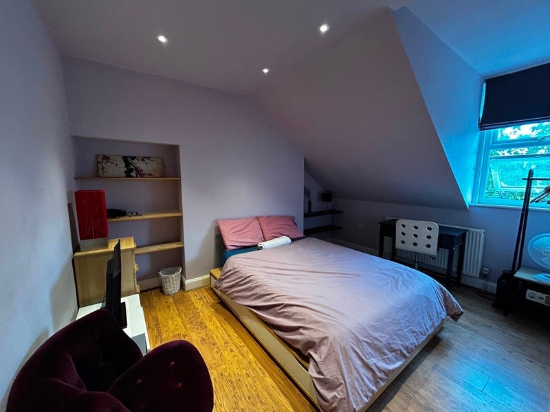 Flat Endymion Road in Greater London