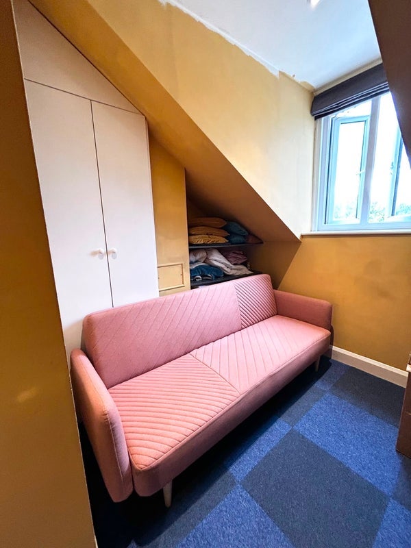 Flat Endymion Road in Greater London