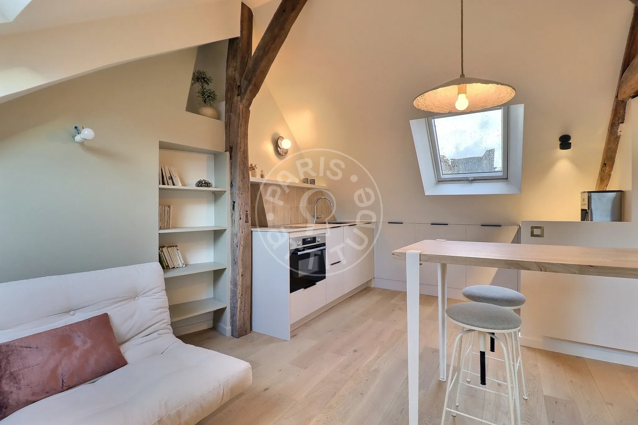 Flat Rue Jean-Baptiste Pigalle in Paris