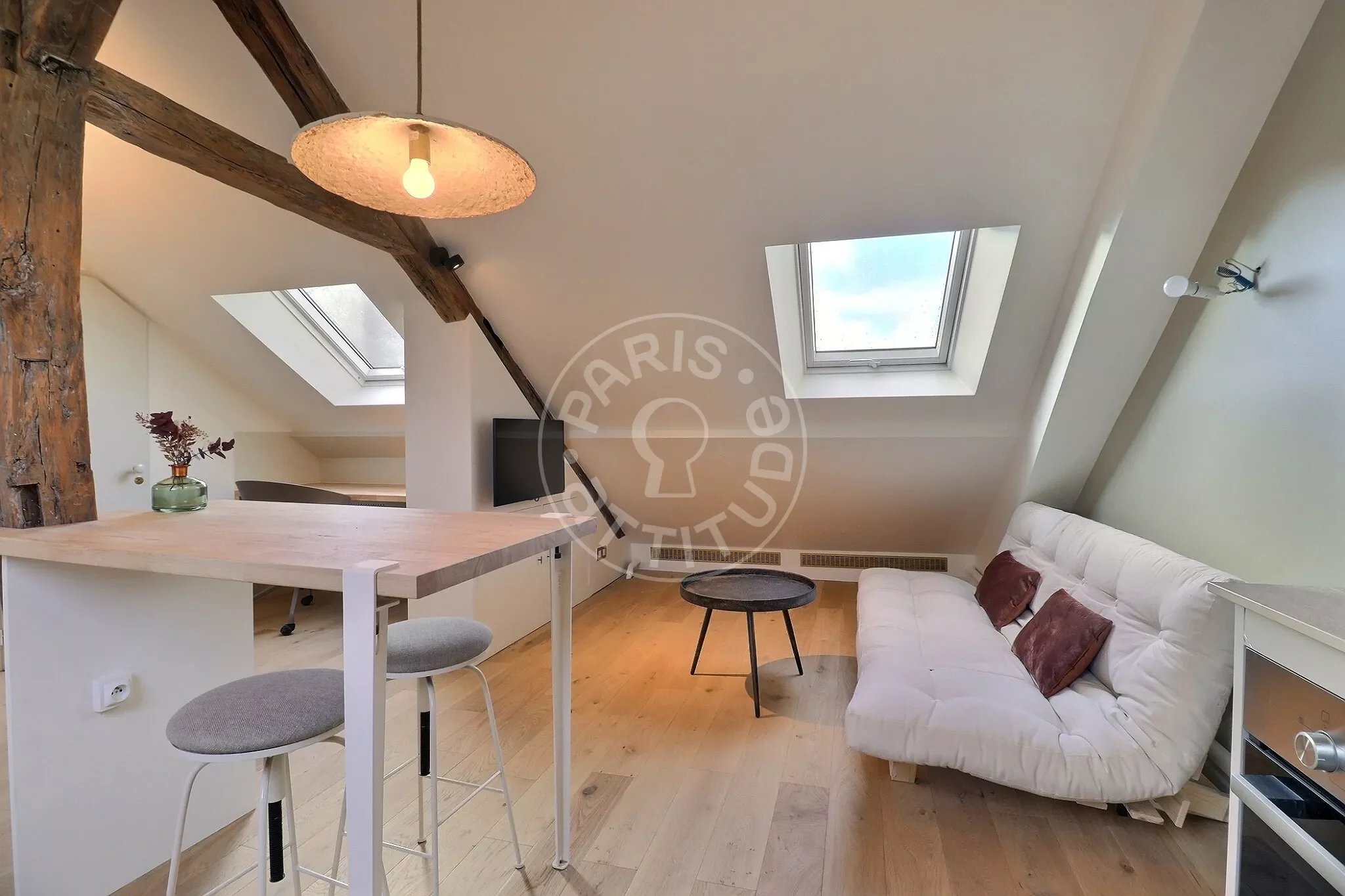 Flat Rue Jean-Baptiste Pigalle in Paris