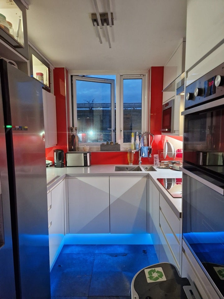 Room Lucey Way in Greater London