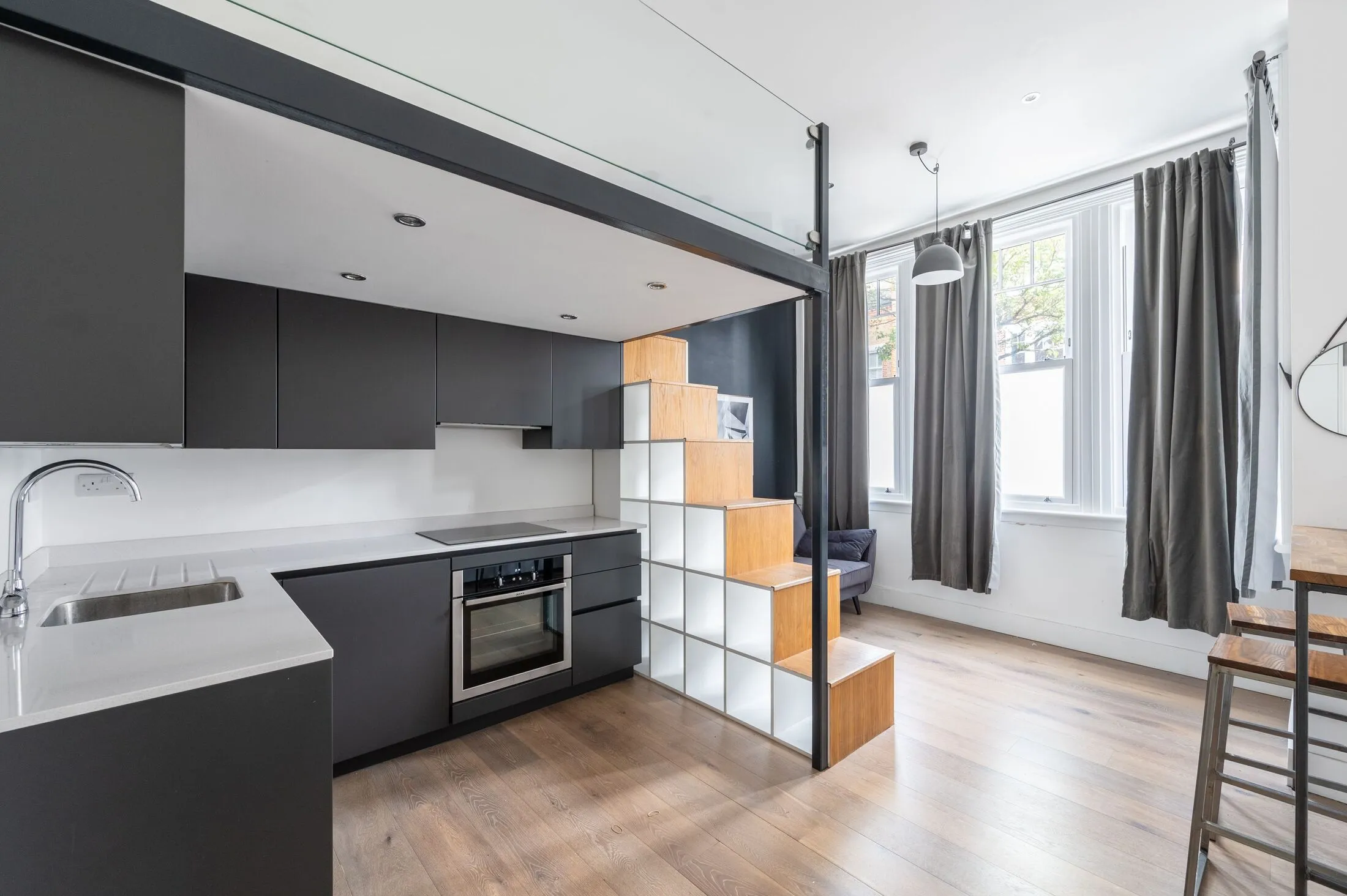 Flat Lessar Avenue in Greater London