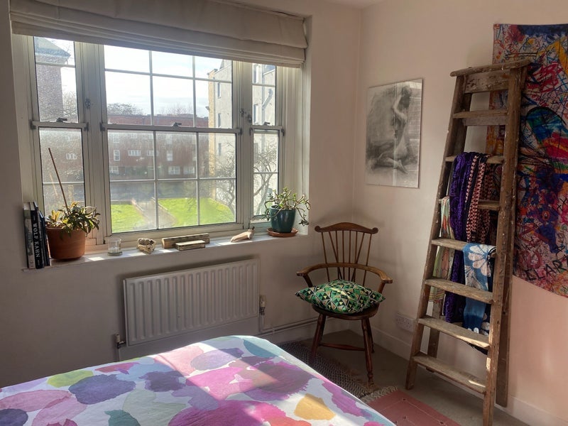Room Clapham Crescent in Greater London