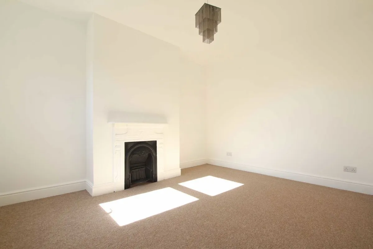 Flat Northfield Avenue in Greater London