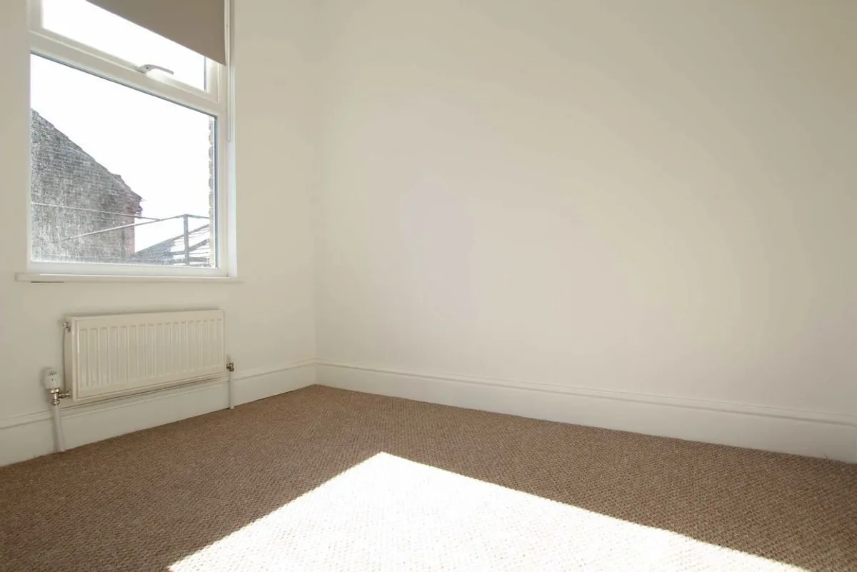 Flat Northfield Avenue in Greater London