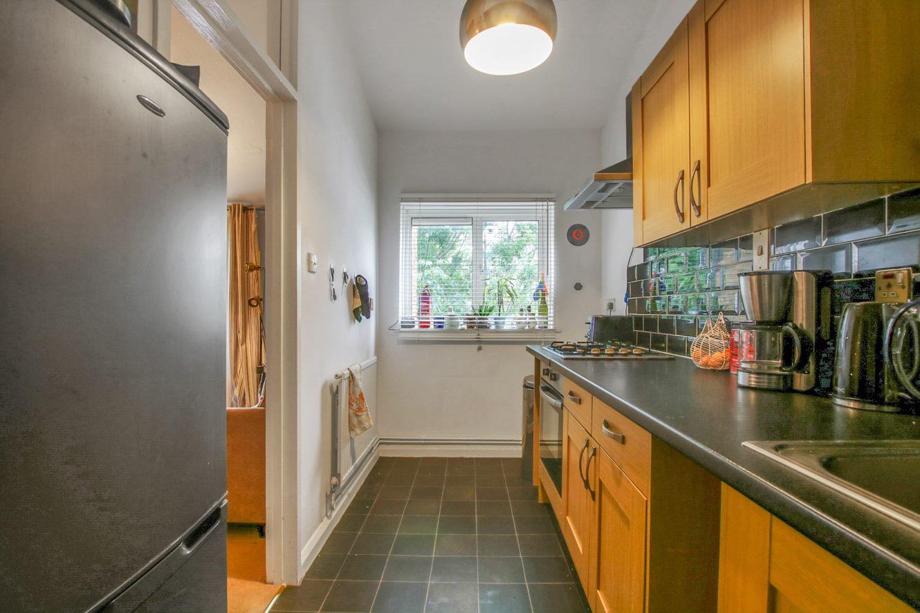 Flat Enfield Close in London