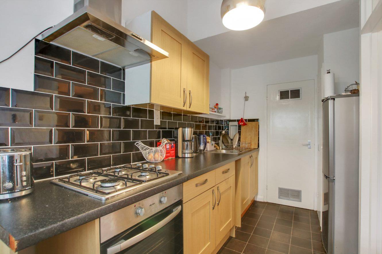 Flat Enfield Close in London