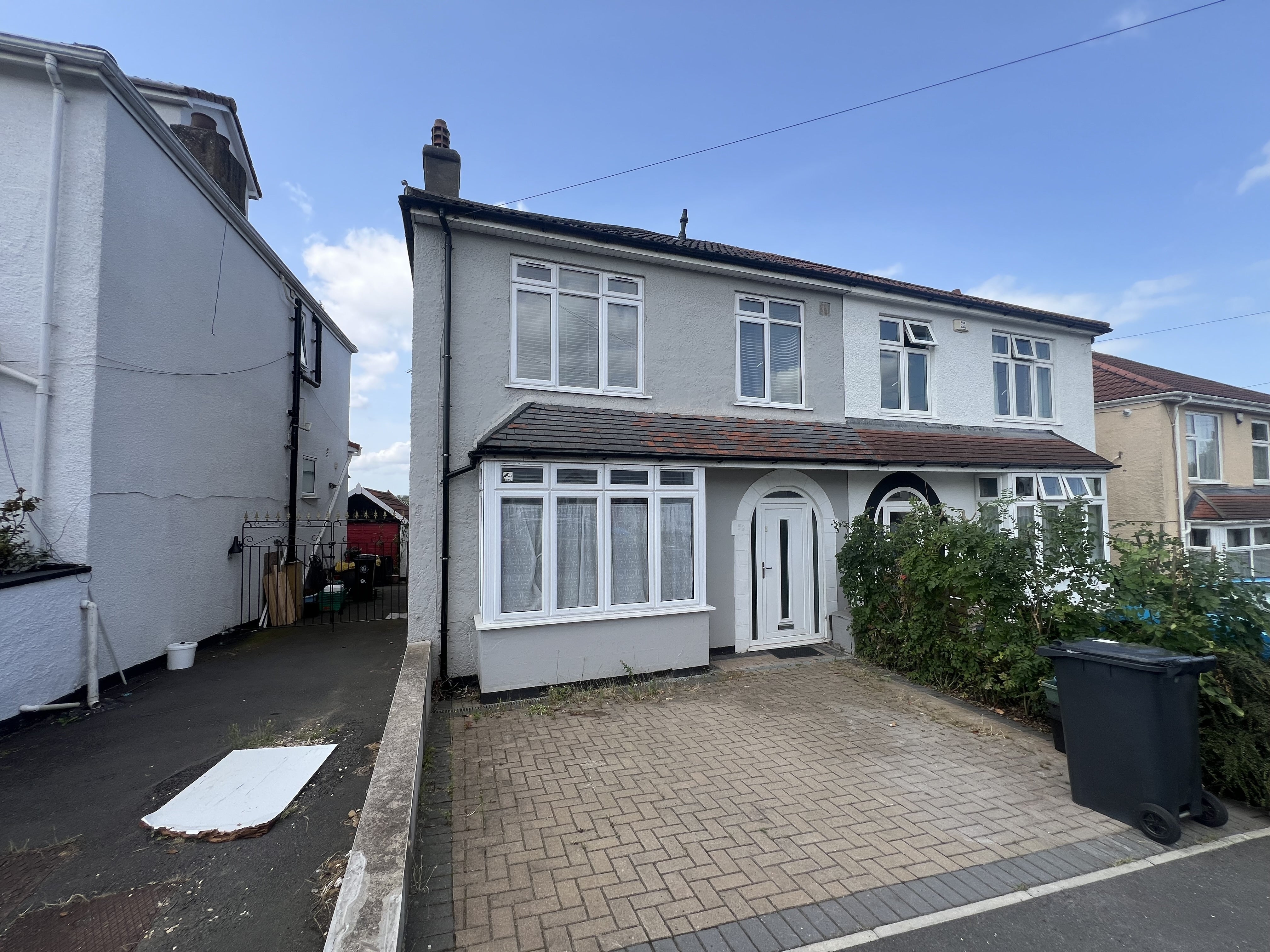 House Kingsholm Road in Bristol