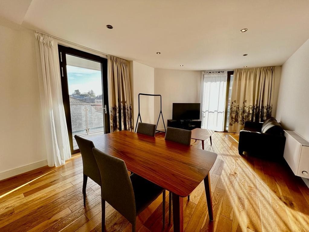 Flat Regent's Park Road in Greater London