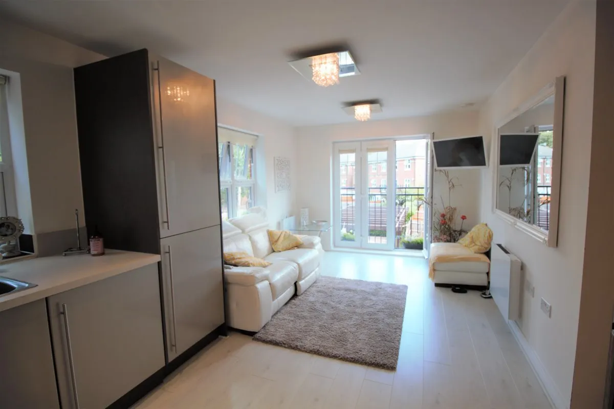 Flat Colnhurst Road in Watford